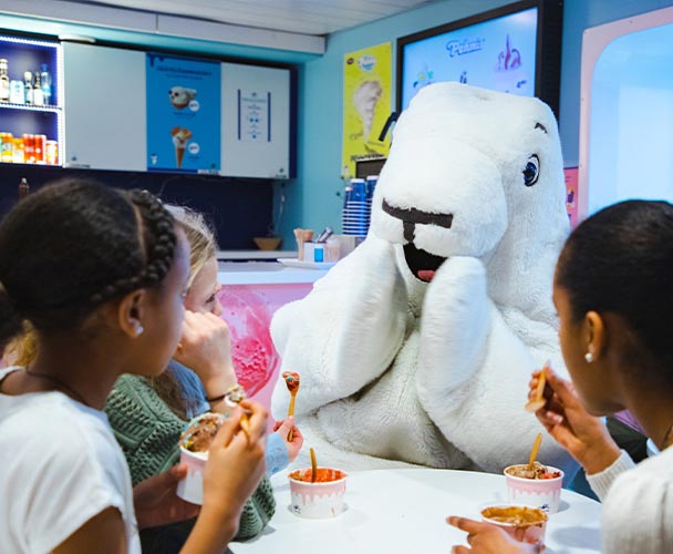 Sälen Harry med barn på kryssning