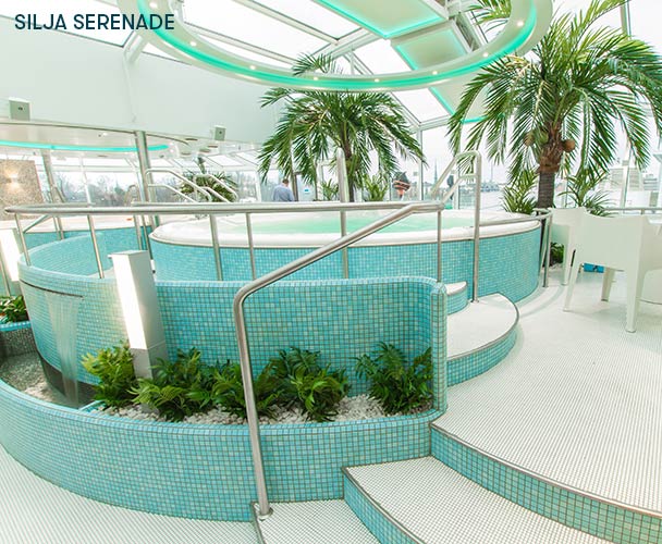 Poolområde på kryssning