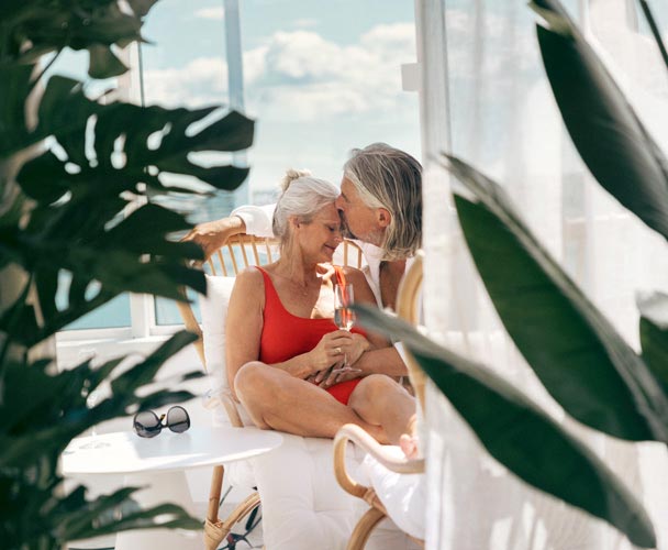 Par i relaxavdelning på kryssning